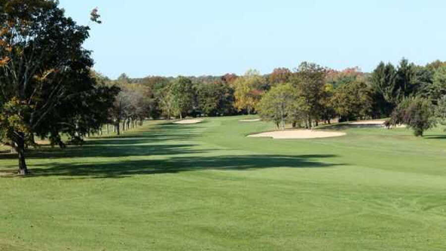 Middle Island CC