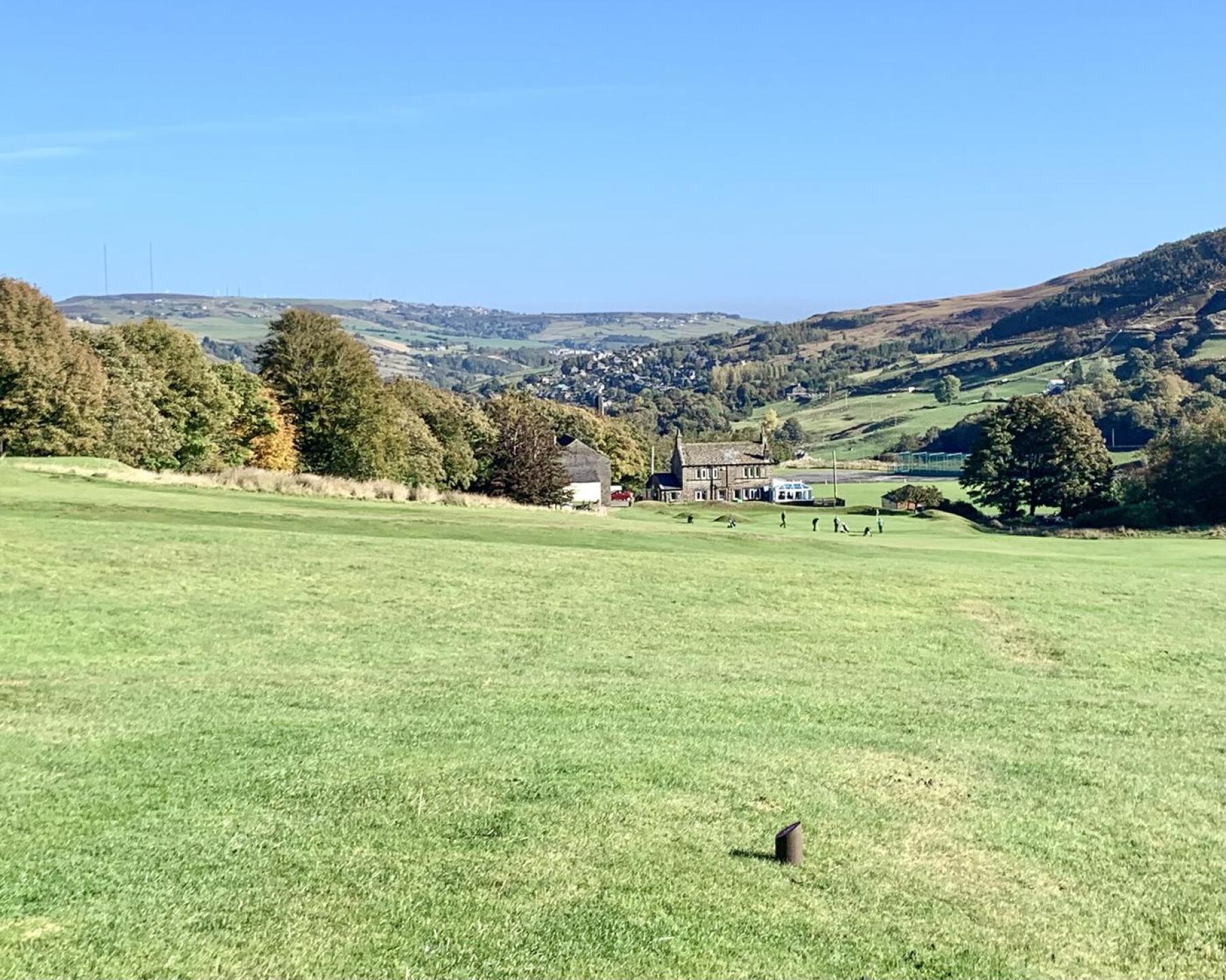 9th hole and clubhouse (Photo submitted by Sweeney63 on 11/10/2022)