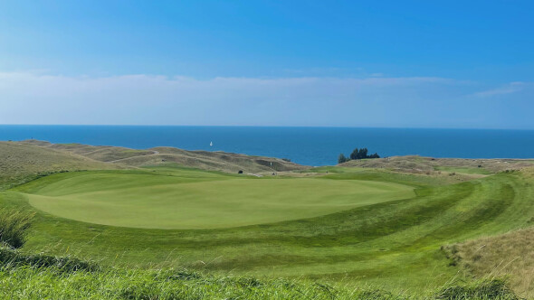 Arcadia Bluffs_Golf_Course_hole_18_green 