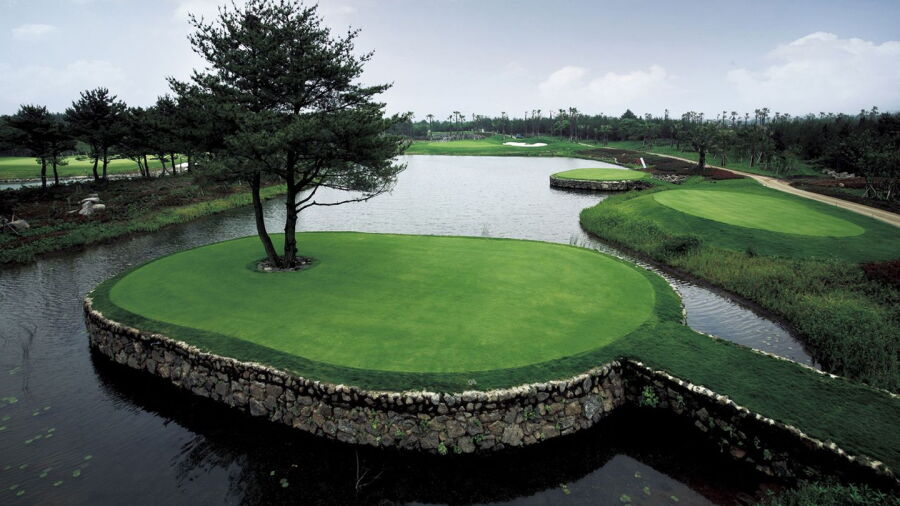 Saint Four Golf & Resort