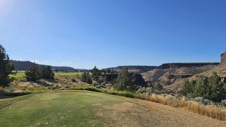 Crooked River Ranch Golf Club - teebox