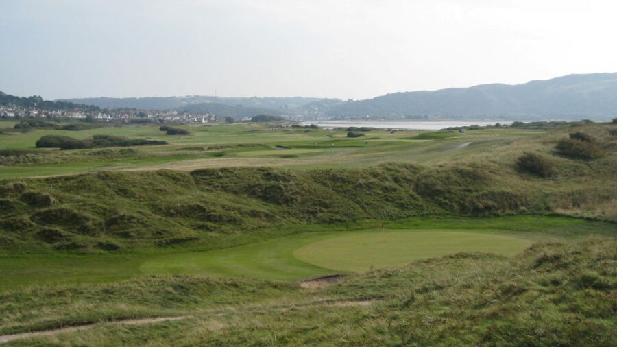 1st green at North Wales
