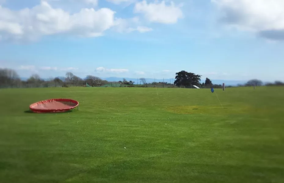 Llyn Golf: Driving range
