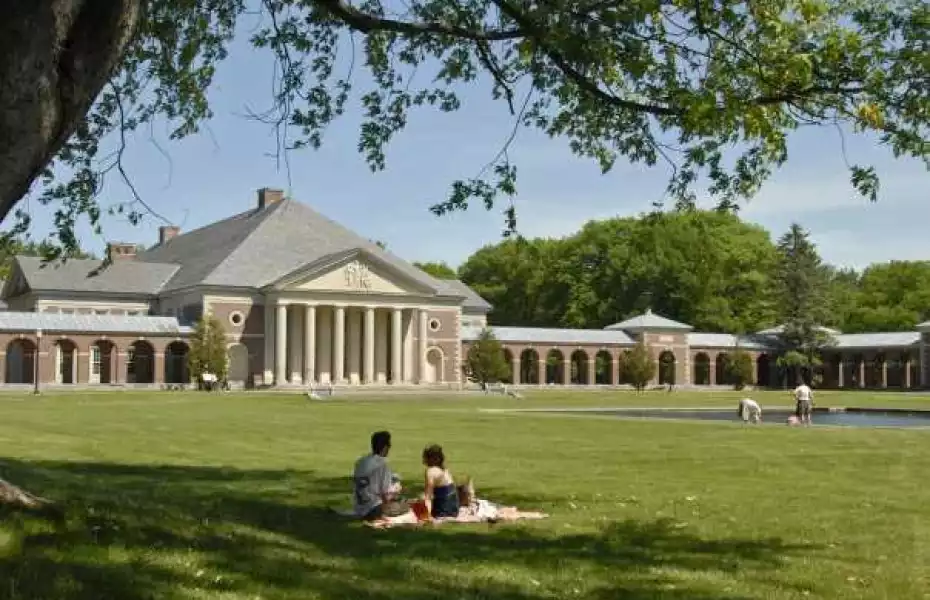 Saratoga Spa State Park: clubhouse