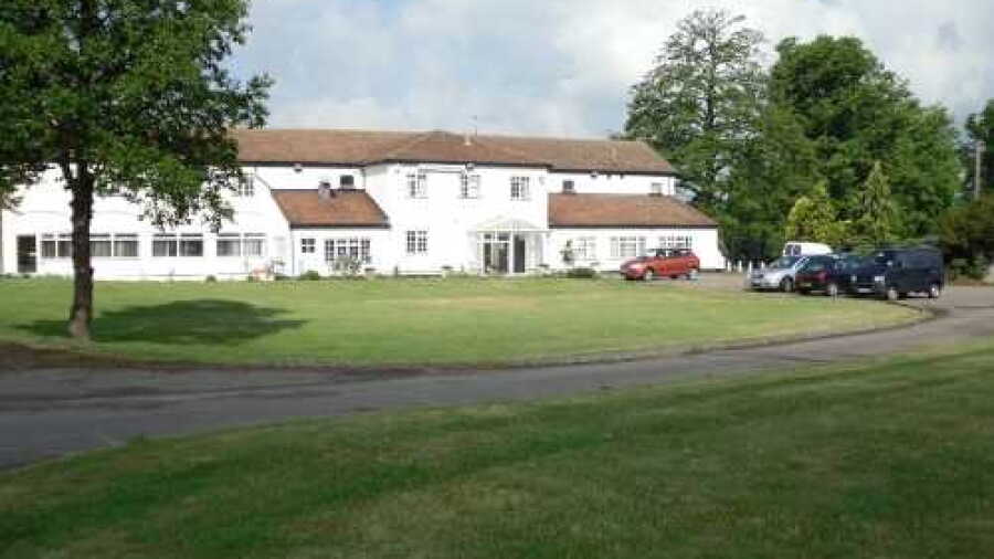 Beadlow Manor GC: Clubhouse