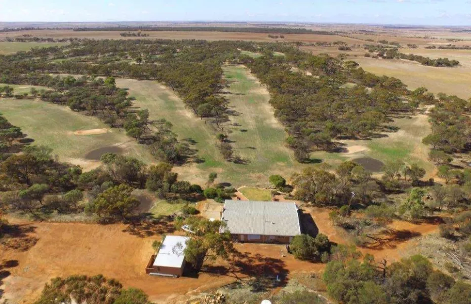 Narembeen GC: Aerial