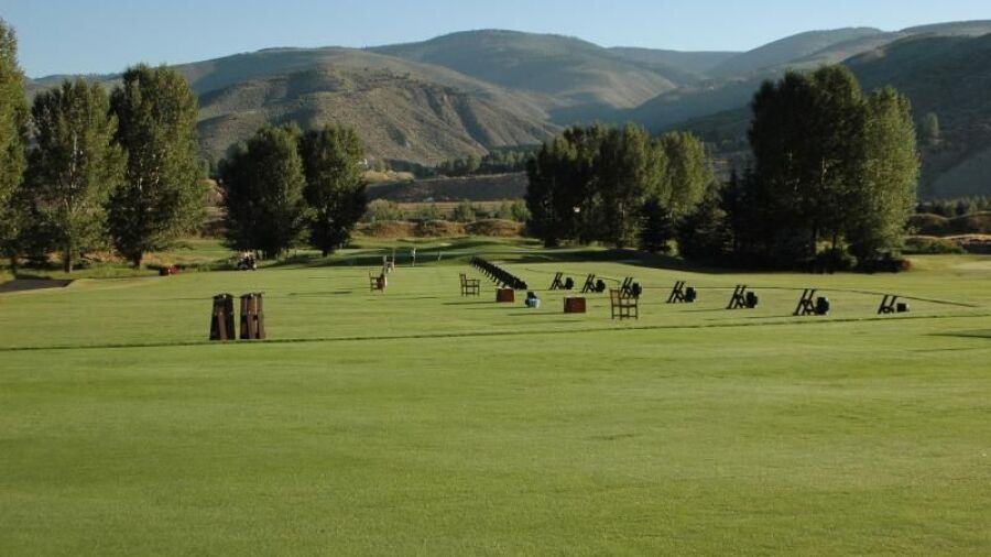 CC of the Rockies: Driving range