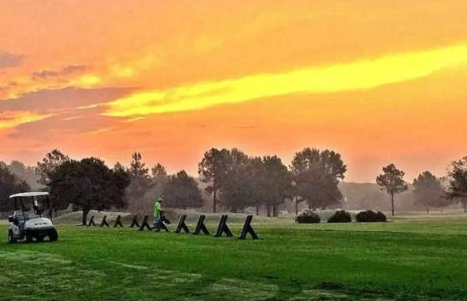 Frenchman's Bend GCC: Driving range