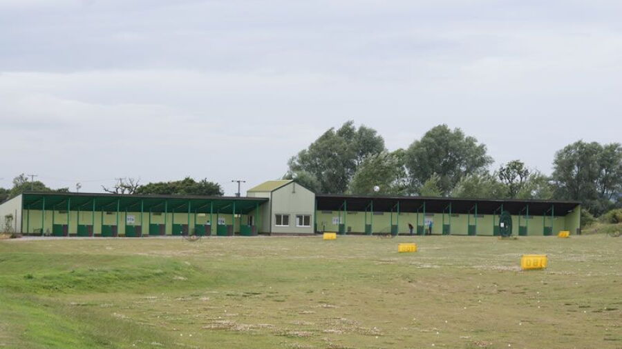 Dunton Hills Family Golf Centre: Driving range
