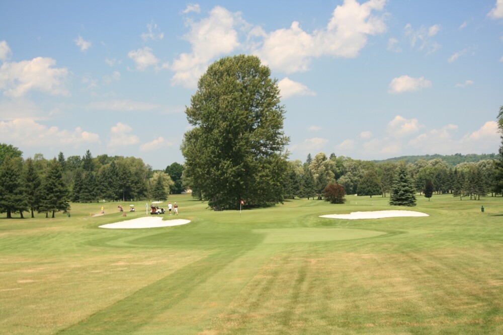 Seven Oaks golf course - hole 8