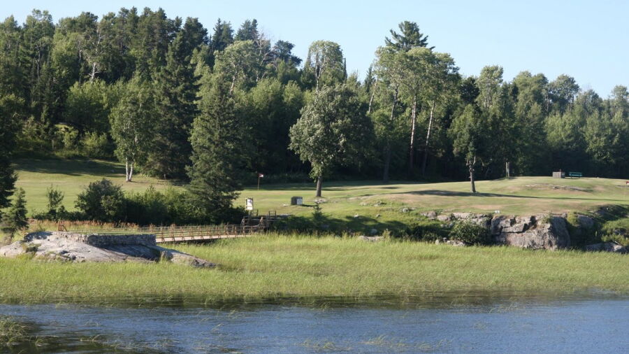 White Moose Resort & GC
