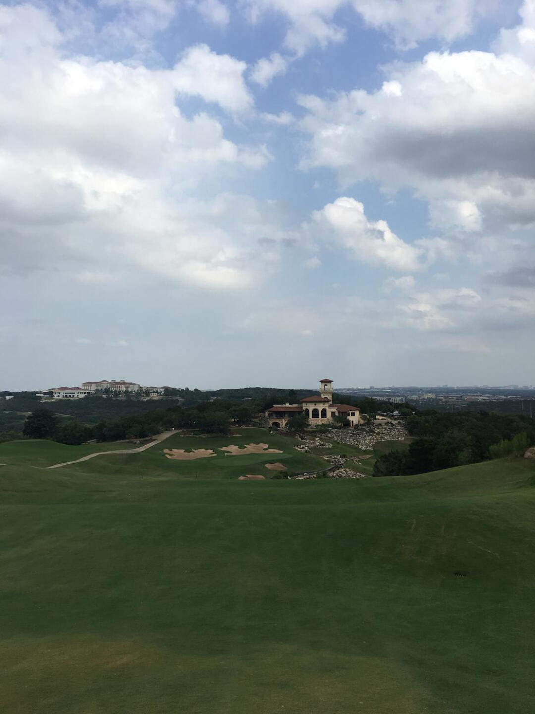 View from 18 fairway to the green/clubhouse (Photo submitted by zbuechner4 on 05/29/2017)