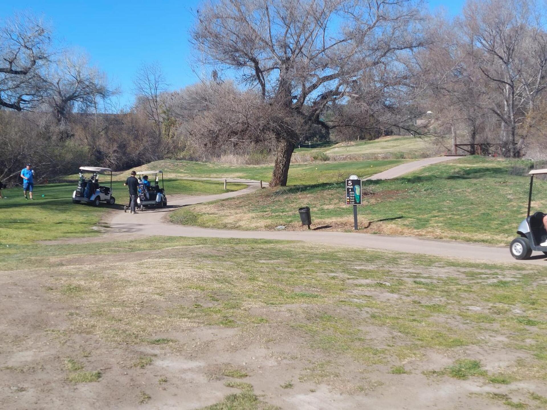 The 5th tee box and fairway (Photo submitted by sherpaboy on 02/12/2022)