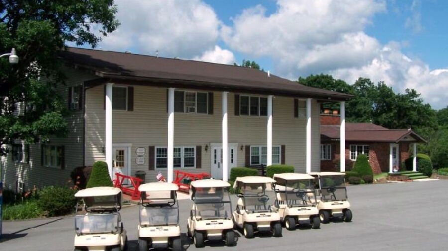 Oakbrook GC: clubhouse