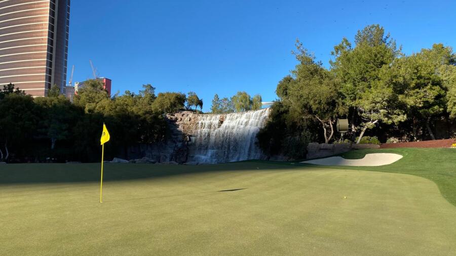 Wynn Golf Club - waterfall