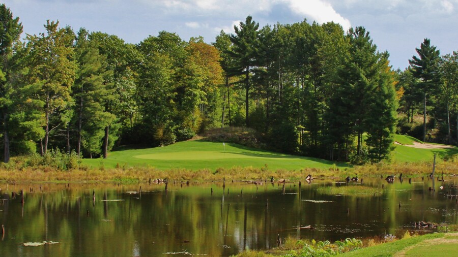 Muskoka Bay Club golf course - hole 17