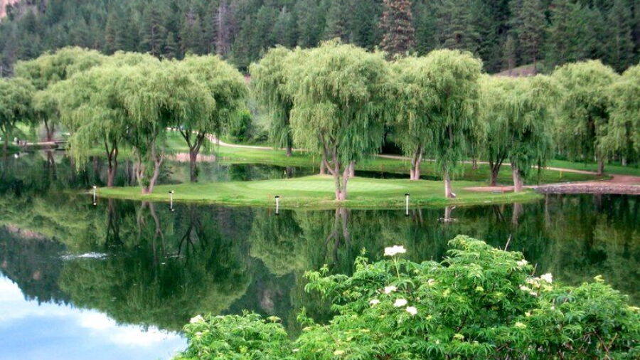 St. Andrews By-The-Lake GC: #7