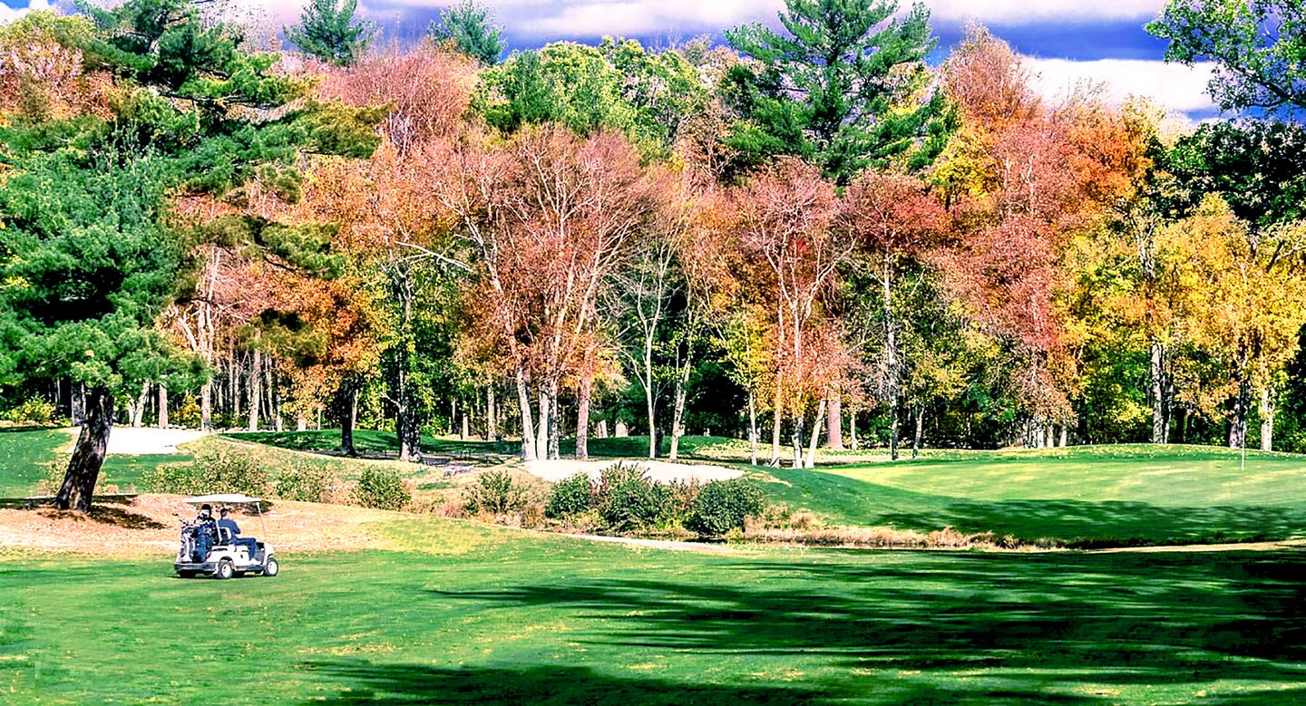 Pine Oaks Golf Club