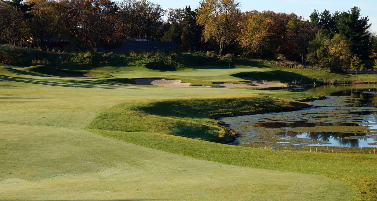 White Hawk Country Club