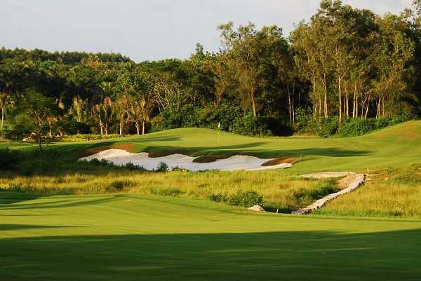 Haikou Nanyang River Golf Club