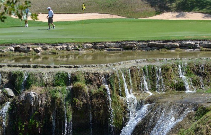 Clubs of Lakeway, The